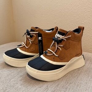 Sorel Kids Brown and Black Waterproof Boot Sneakers